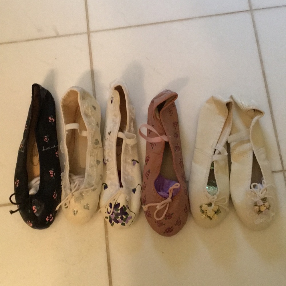 Sample Ballet shoes. 6 single sample ballet shoes.